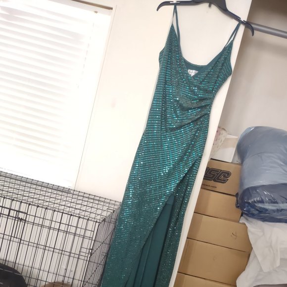 Green Sequined Formal Dress - Picture 5 of 5